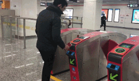 地鐵車站閘機過站.png 地鐵車站閘機過站.png